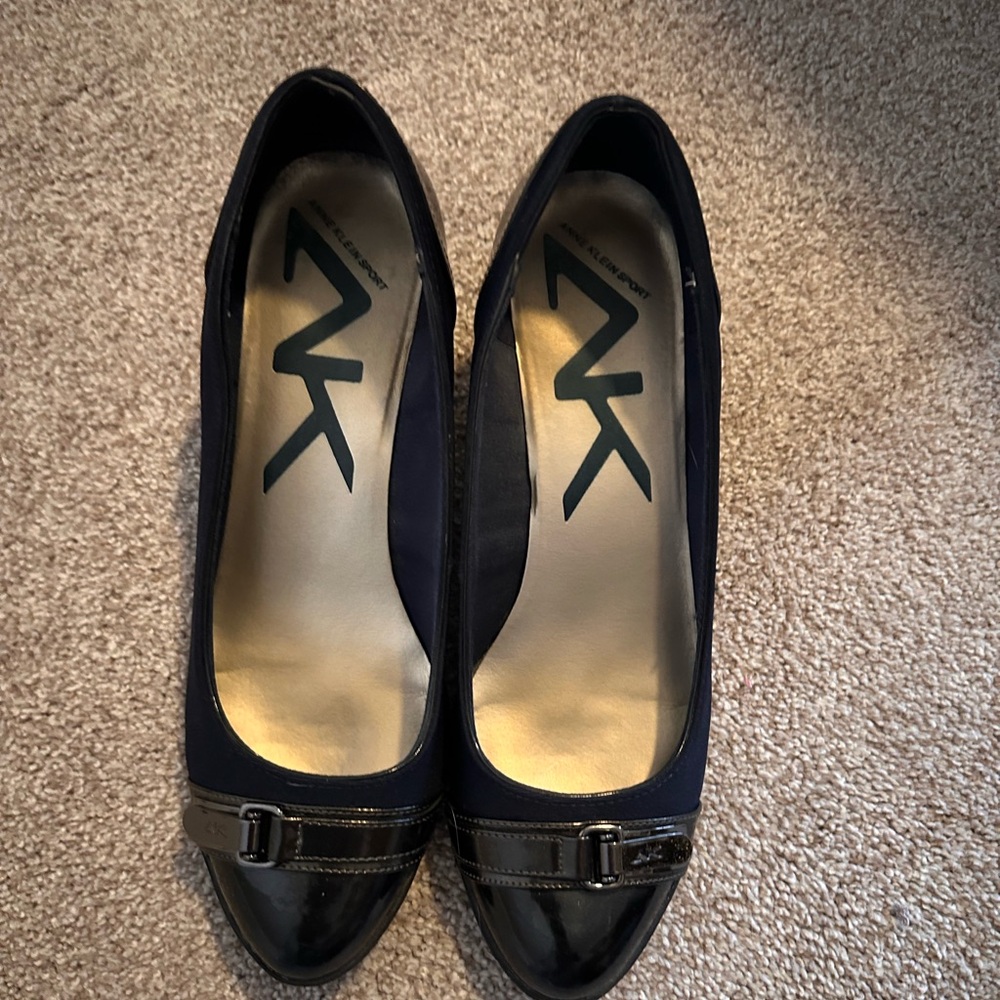 Ann Klein Sport size 10 navy wedge pumps. Good used condition.